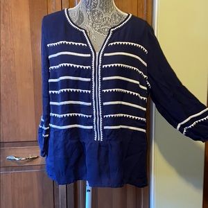 Blue and cream quarter sleeve vineyard vines shirt